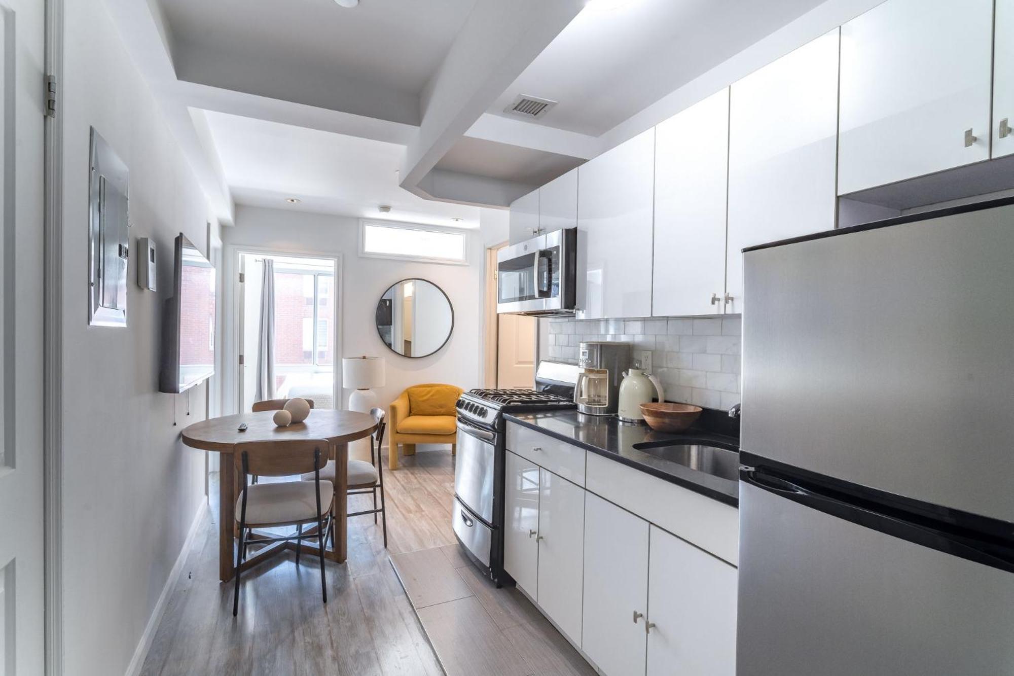 Apartment 3br 1ba Charmer Near Near Times Square & Broadway New York