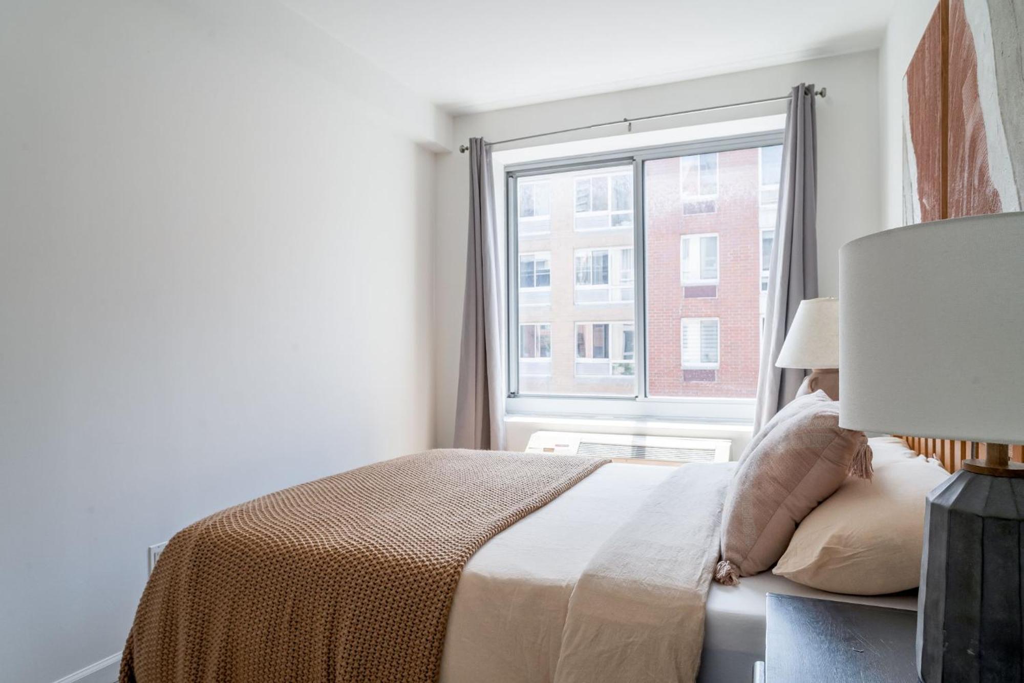 Apartment 3br 1ba Charmer Near Near Times Square & Broadway New York