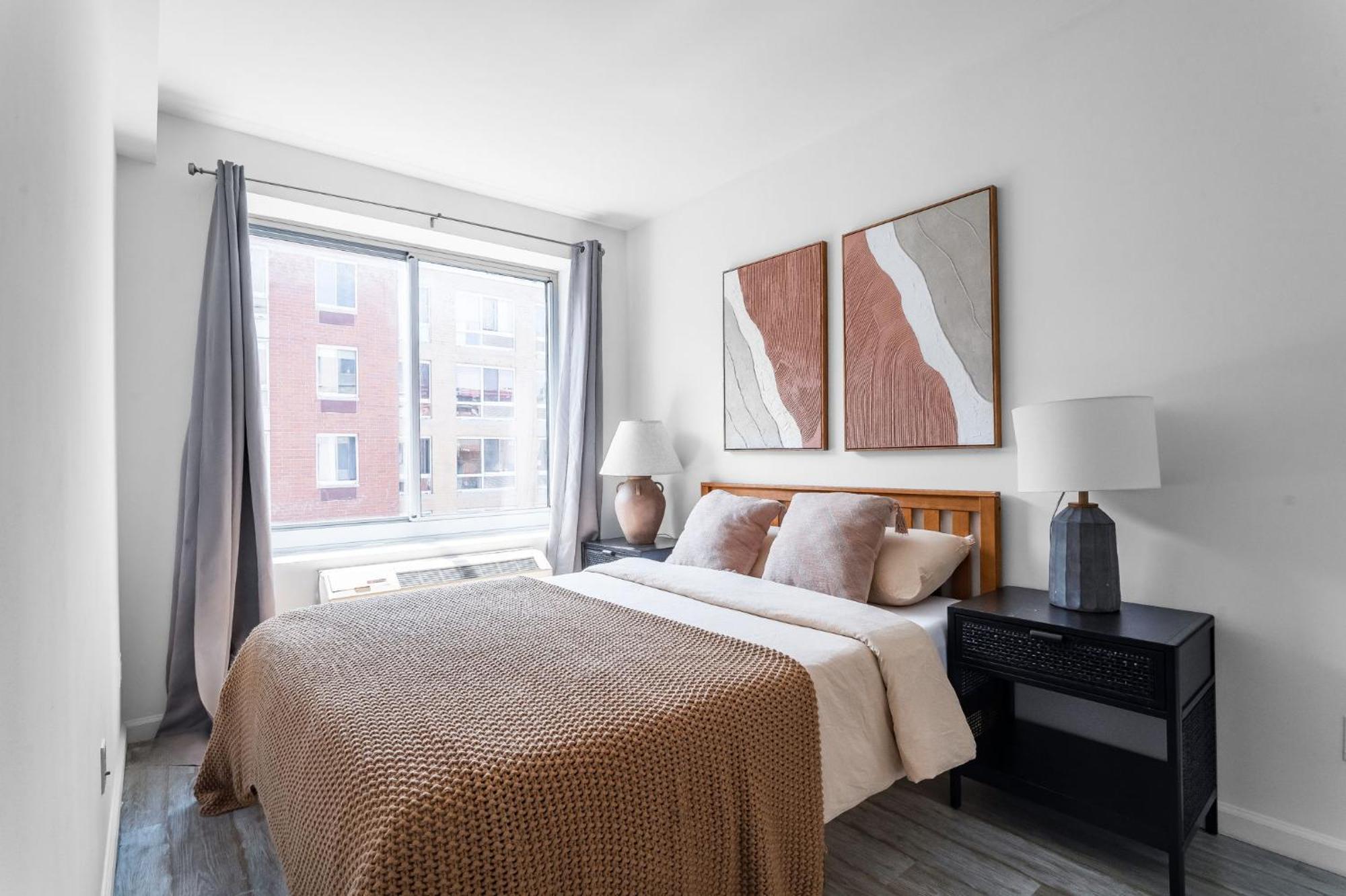 3br 1ba Charmer Near Near Times Square & Broadway *