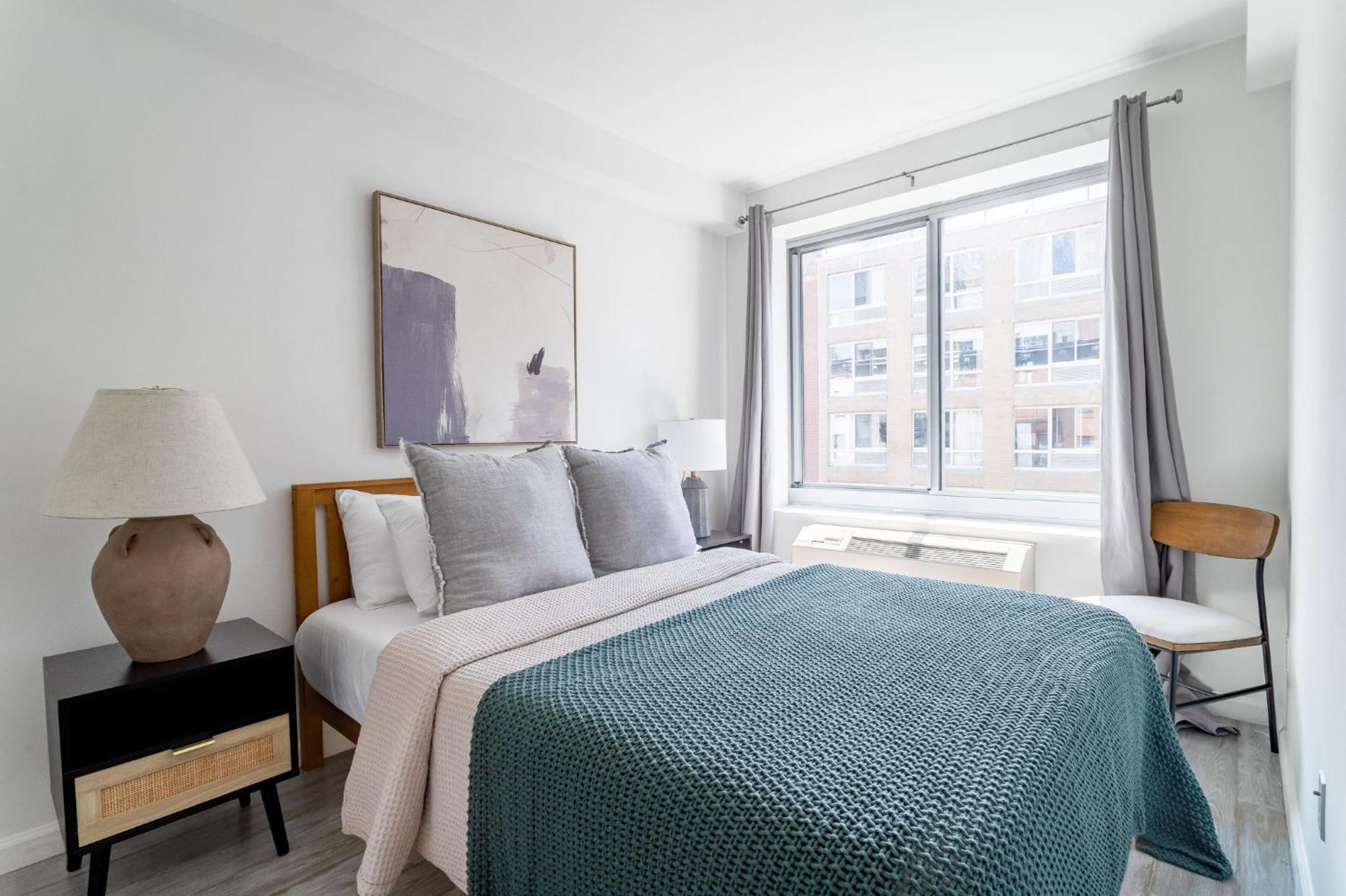 3br 1ba Charmer Near Near Times Square & Broadway Apartment
