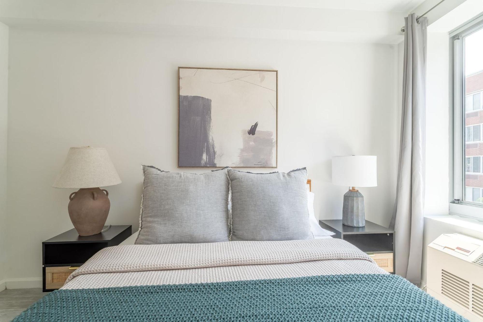 3br 1ba Charmer Near Near Times Square & Broadway *